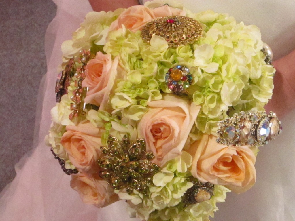 What you missed on the show! In Sami’s bouquet, I added family brooches and heirloom jewelry to add sparkle and bring in the tradition of Samantha’s family.